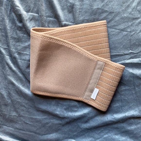 Jill and Joey Maternity Support Belt - Picture 5 of 5